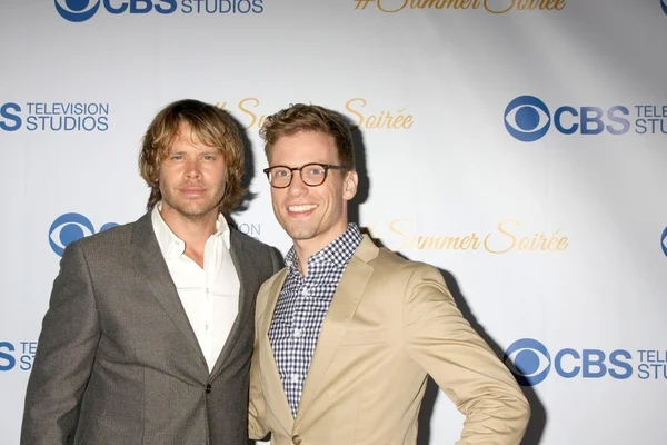 Eric Christian Olsen, Barrett Foa — Stock Photo, Image