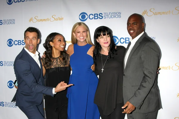 Cameron Mathison, Nischelle Turner, Nancy O'Dell, Pauley Perrette, Kevin Frazier — Stock Photo, Image