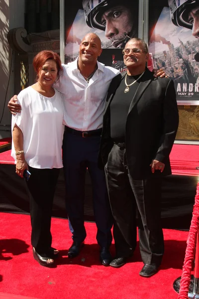 Ata Johnson, Dwayne Johnson, Rocky Johnson — Stock Photo, Image