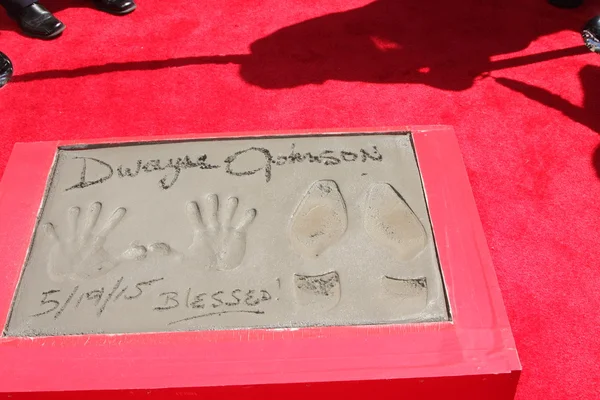 Dwayne Johnson hand and footprints — Stock Photo, Image