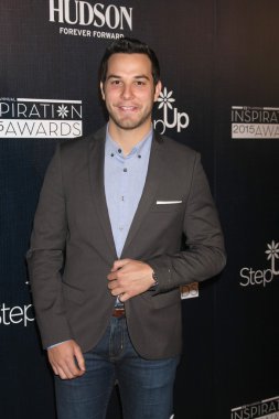 Skylar Astin