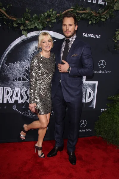 A Anna faris, chris pratt — Fotografia de Stock