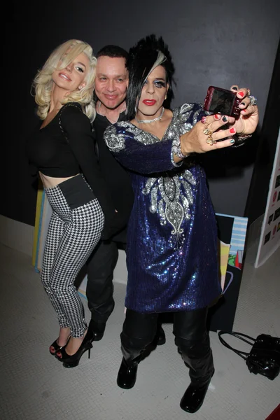 Courtney stodden, doug hutchison, ibrahim de Souza — Fotografia de Stock