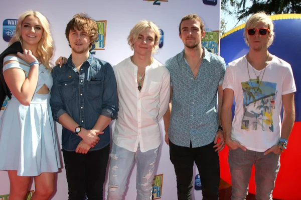 R5, rydel lynch, ellington ratliff, ross lynch, felsig lynch, riker lynch — Stockfoto