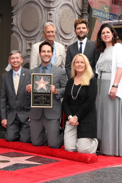 Michael Douglas, Adam Scott, Paul Rudd, Chamber Officials — Stock Photo, Image