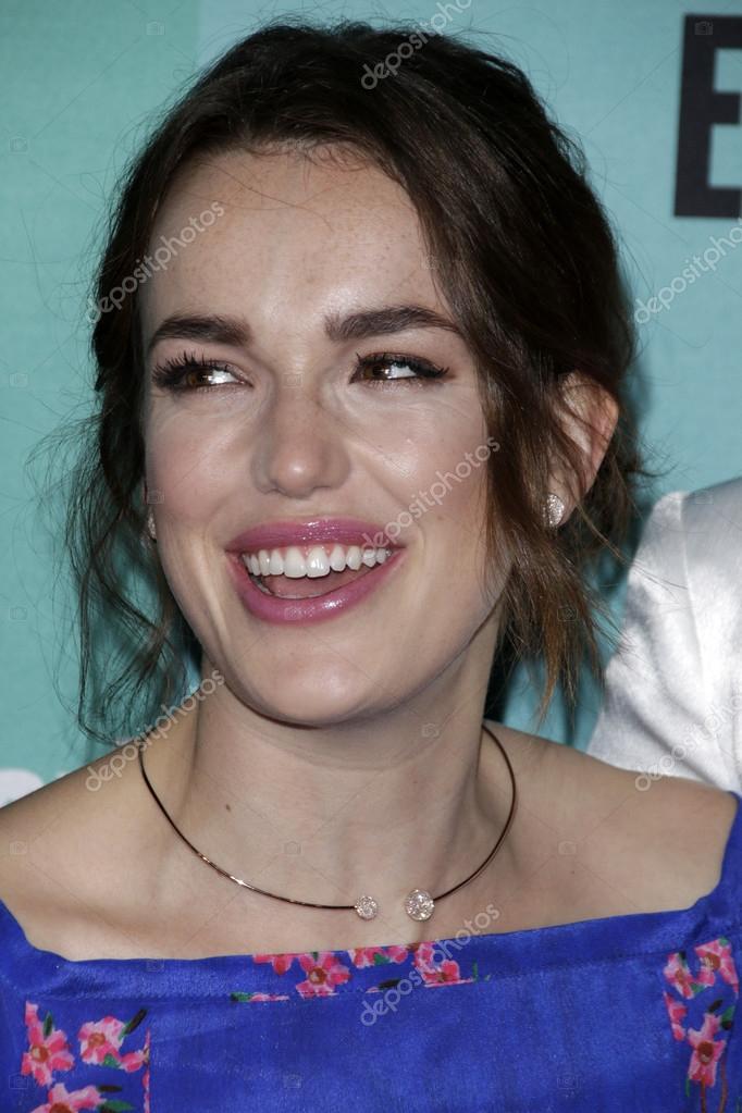 Elizabeth Henstridge – Stock Editorial Photo © Jean_Nelson #77847856