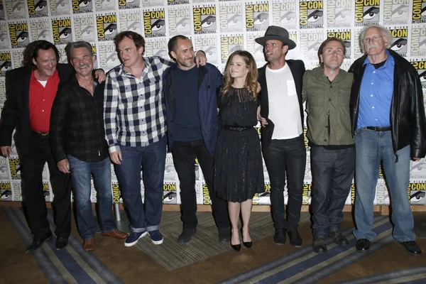 Michael Madsen and Kurt Russell, Quentin Tarantino, and actors Demian Bichir, Jennifer Jason Leigh, Walton Goggins, Tim Roth, Bruce Dern — Stock Photo, Image