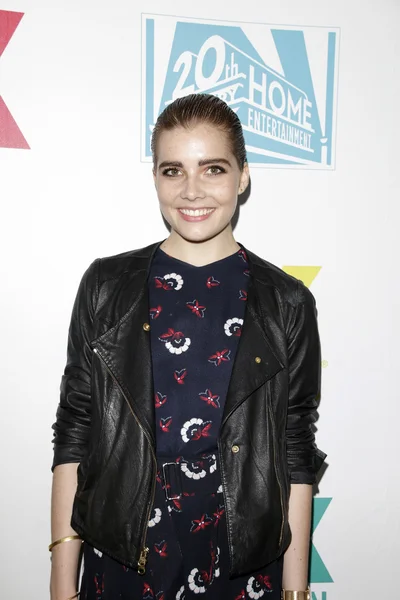 older woman black clothes arms crossed eyes closed — Stock ...