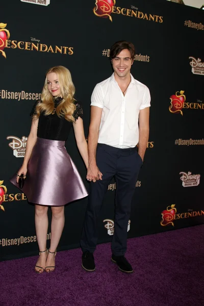 Dove Cameron, Ryan Mccartan — Zdjęcie stockowe