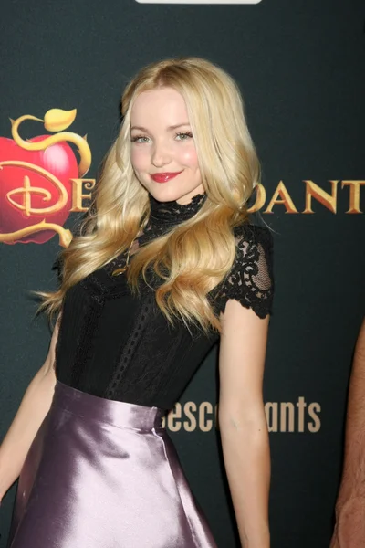 Dove Cameron — Stock Photo, Image