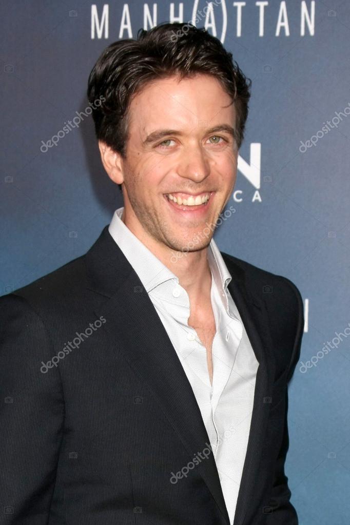 Ashley Zukerman's Instagram, Twitter & Facebook on IDCrawl