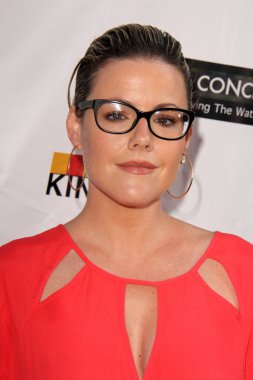 Kathleen Robertson