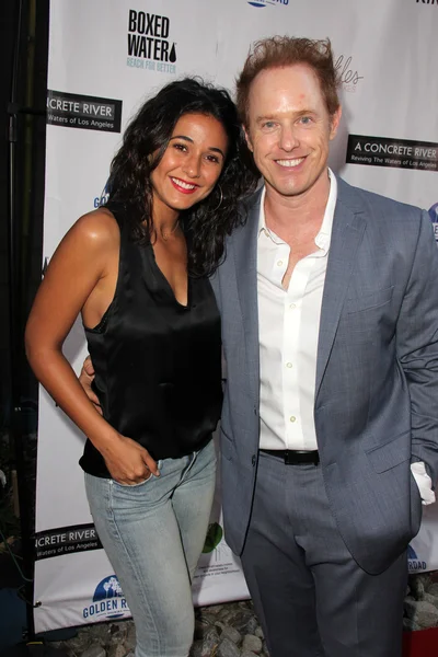 Emmanuelle Chriqui, Raphael Sbarge — Fotografia de Stock