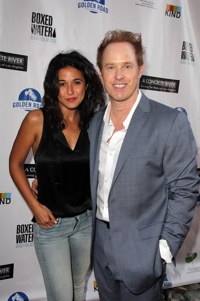 Emmanuelle Chriqui, Raphael Sbarge — ストック写真