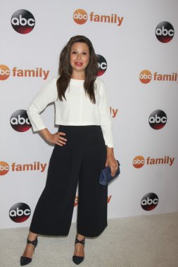 Katie Lowes