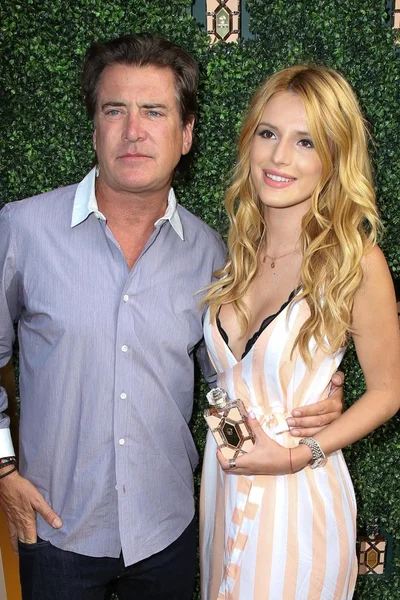 Jimmy Sommers, Bella Thorne — Photo