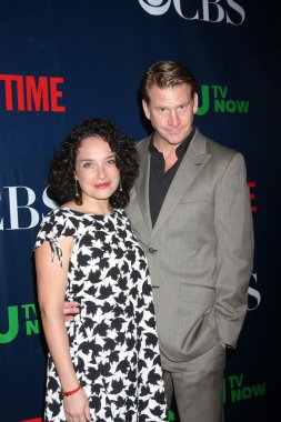 Valeria Mason, Dash Mihok