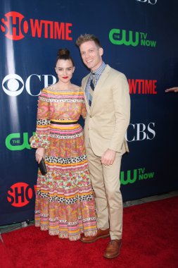 Renee Felice Smith, Barrett Foa