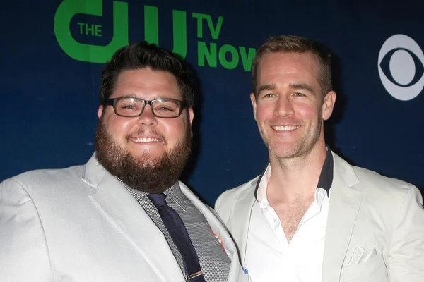 Charley Koontz, James Van Der Beek — 图库照片