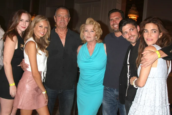 Camryn Grimes, Melissa Ordway, Eric Braeden, Melody Thomas Scot, Joshua Morrow and others — Zdjęcie stockowe
