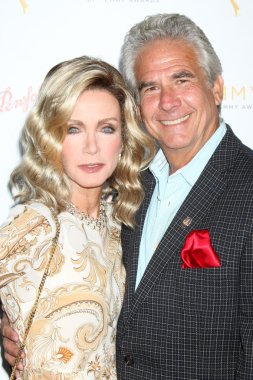 Donna fabrikaları, larry gilman