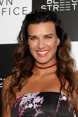Natalie yanık