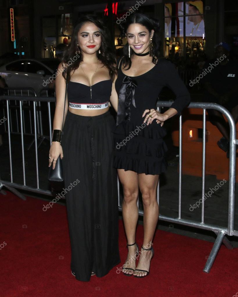 Stella Hudgens, Vanessa Hudgens — Stock Editorial Photo © Jean_Nelson  #83305276, image size:819x1024