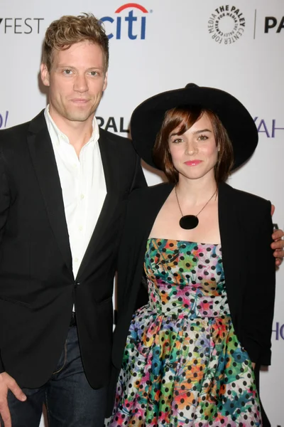 Barrett Foa, Renee Felice Smith — Stok fotoğraf