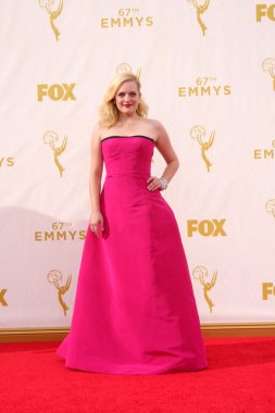 aktris Elisabeth Moss