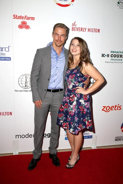 Derek Hough, Bindi Irwin — Stock Photo, Image