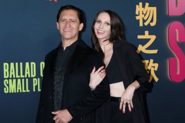 Clifton Collins Jr., Bailee MyKell Cowperthwaite, 14 Ekim 2025 tarihinde Los Angeles, CA 'da bulunan Mısır Tiyatrosu' nda Los Angeles 'ın Los Angeles' taki Küçük Oyuncunun Şarkısı 'nda.