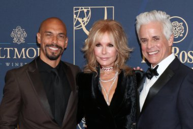 Bryton James, Tracey E. Bregman, Christian LeBlanc 17 Ekim 2025 'te Pasadena, CA' daki 52.