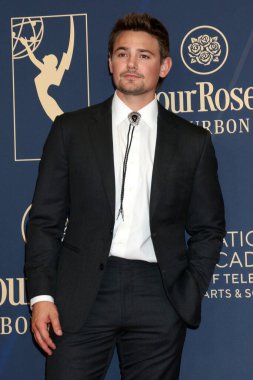 Carson Boatman, 17 Ekim 2025 'te Pasadena Kongre Merkezi' nde 52. Gündüz Emmy Ödülleri 'nde.