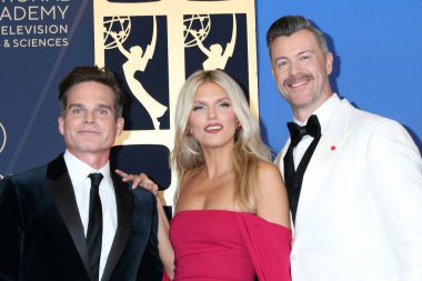 Greg Rikaart, AnnaLynne McCord, Dan Feuerriegel 17 Ekim 2025 'te Pasadena Kongre Merkezi' nde 52.