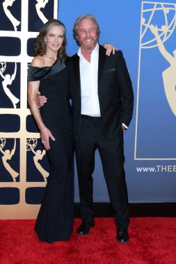 Susan Walters, Linden Ashby 17 Ekim 2025 'te Pasadena' daki 52. Gündüz Emmy Ödülleri Kongresi 'ne geldi.