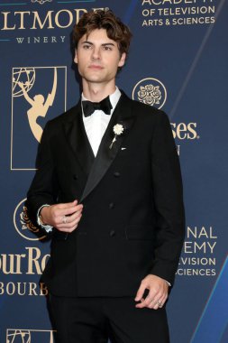 Christian Weissmann, 17 Ekim 2025 'te Pasadena Kongre Merkezi' ne 52. Gündüz Emmy Ödülleri 'nde geldi.