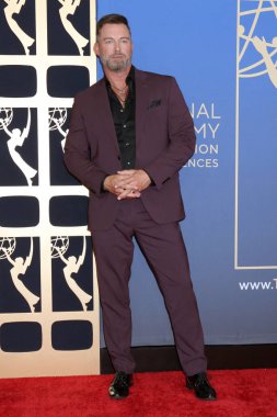 Eric Martsolf, Pasadena Kongre Merkezi 'ndeki 52. Gündüz Emmy Ödülleri' nde 17 Ekim 2025 'te Pasadena, CA