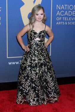 Kennedy Garcia, Pasadena Kongre Merkezi 52. Gündüz Emmy Ödülleri 'nde 17 Ekim 2025' te Pasadena, CA