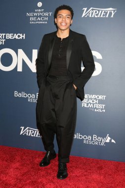 Jay Lycurgo, 2025 Newport Plaj Film Festivali 'nde 19 Ekim 2025 tarihinde Balboa Bay Club' da, CA