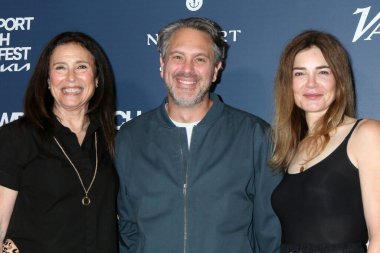 Mimi Rogers, Thomas Sadoski, Betsy Brandt 2025 Newport Sahili Film Festivali 'nde 19 Ekim 2025' te Balboa Körfezi Kulübü 'nde onurlandırıldı.