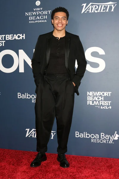 Jay Lycurgo, 2025 Newport Plaj Film Festivali 'nde 19 Ekim 2025 tarihinde Balboa Bay Club' da, CA