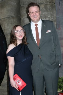 Esther Sokolow, Scott Murphy, 17 Ekim 2025 'te Burbank, CA' daki Warner Brothers Stüdyosundaki Derry LA Serisi 'ne hoş geldiniz.