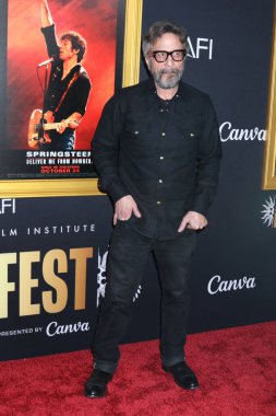 Marc Maron, 2025 AFI Festivali 'nde - Springsteen' in açılış gecesi galası: TCL Çin Tiyatrosu IMAX 'ta 22 Ekim 2025 tarihinde, CA