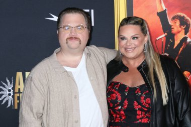 Paul Walter Hauser, Amy Boland Hauser 2025 AFI Fest 'te - Springsteen' in açılış gecesi galası: Beni hiçlikten kurtar 