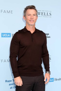 Shawn Hatosy, 2025 Tecavüz Tedavi Merkezi Brunch 'ında 26 Ekim 2025, Los Angeles, CA