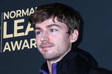 Miles Heizer, 27 Ekim 2025 'te Amerika Yazarlar Derneği Tiyatrosu' nda 2025 Norman Lear Ödülleri 'nde Beverly Hills, CA