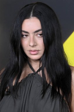 Charli XCX, 28 Ekim 2025 'te Paramount Tiyatrosu' ndaki 
