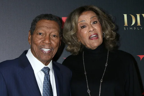 Billy Davis Jr, Marilyn McCoo 35. Geleneksel DIVAS Şarkıları 'nda! Taglyan Kompleksi 'nde 1 Kasım 2025, Los Angeles, CA