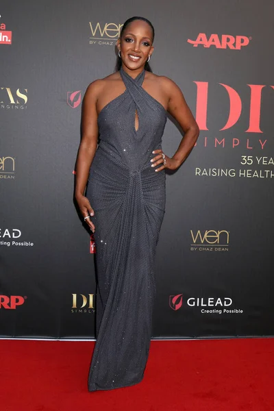 Mickey Guyton 35. Geleneksel DIVAS Şarkıları 'nda! Taglyan Kompleksi 'nde 1 Kasım 2025, Los Angeles, CA