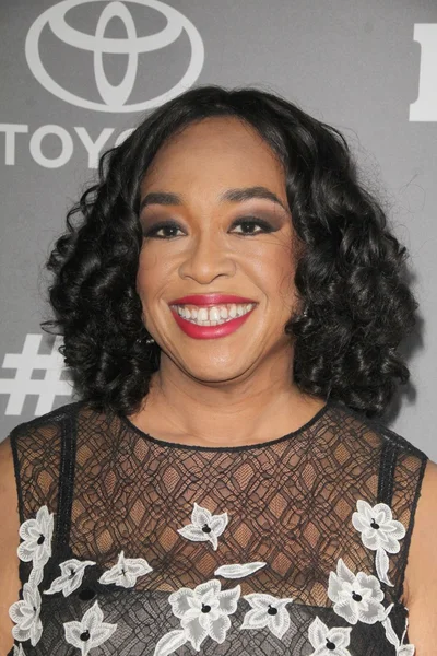 Drehbuchautor shonda rhimes — Stockfoto